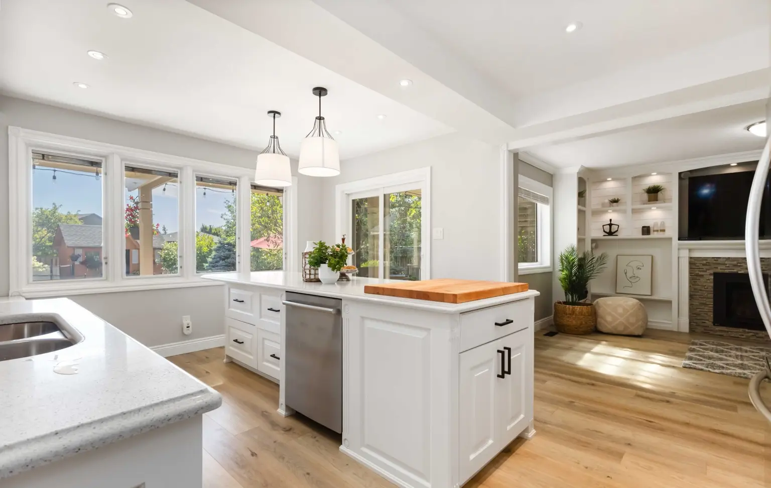 Bright kitchen with an island